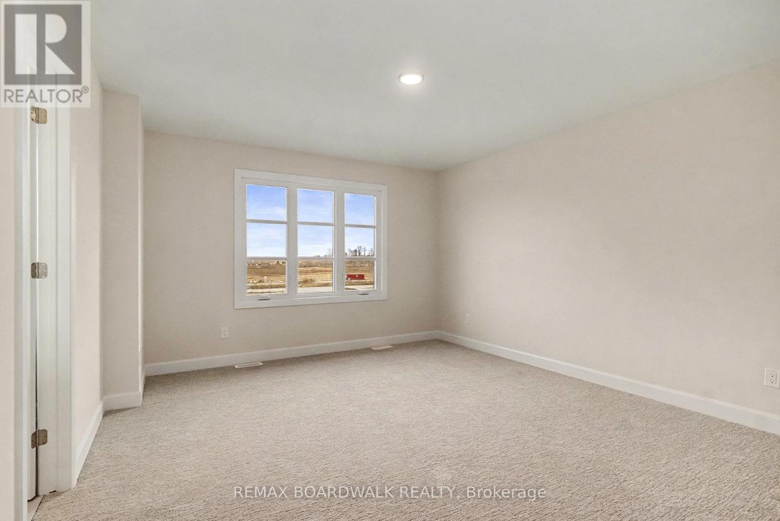 408 Falcon Lane, Russell, Ontario  K4R 1E5 - Photo 11 - X12899448