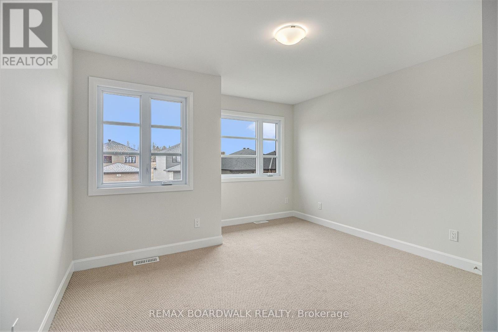 409 Falcon Lane, Russell, Ontario  K4R 1E5 - Photo 8 - X12899456