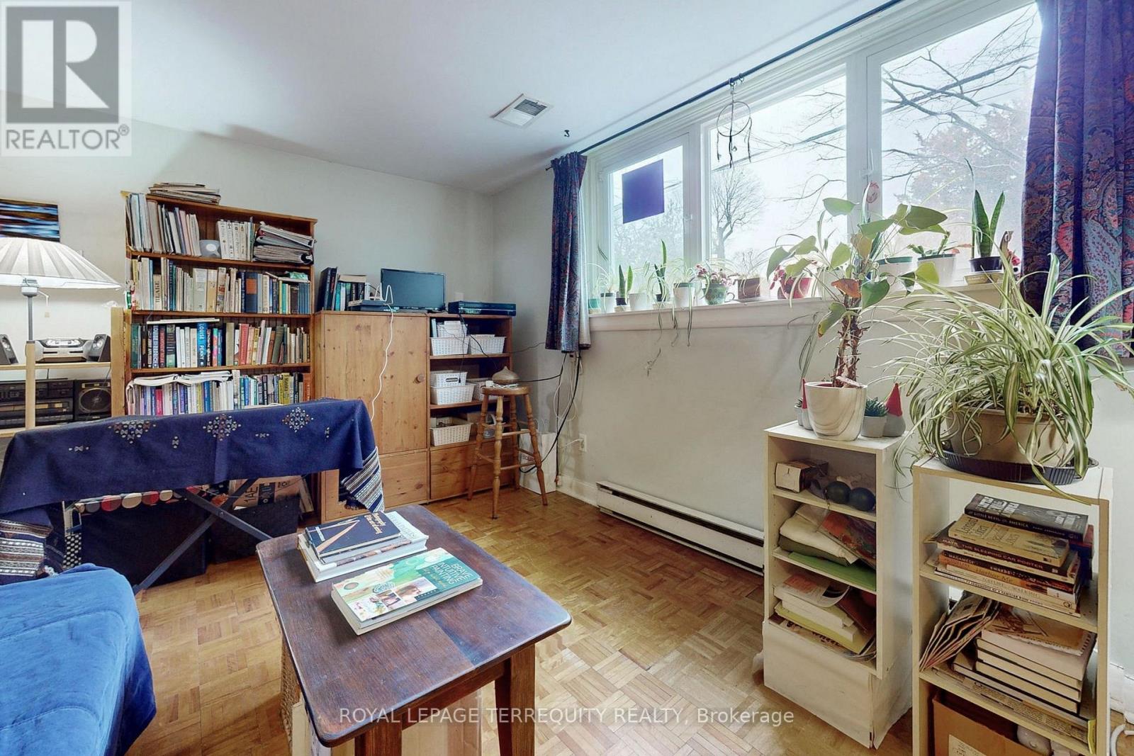 29 Love Crescent, Toronto, Ontario  M4E 1V6 - Photo 28 - E12899240