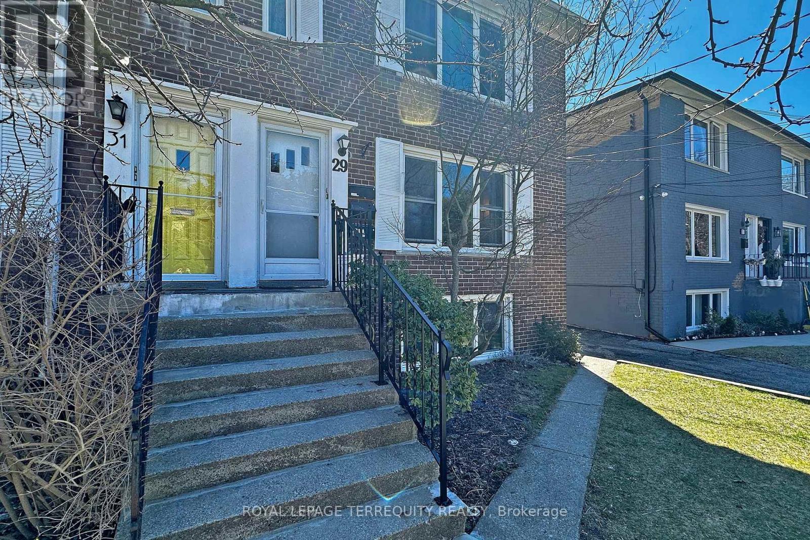 29 Love Crescent, Toronto, Ontario  M4E 1V6 - Photo 4 - E12899240
