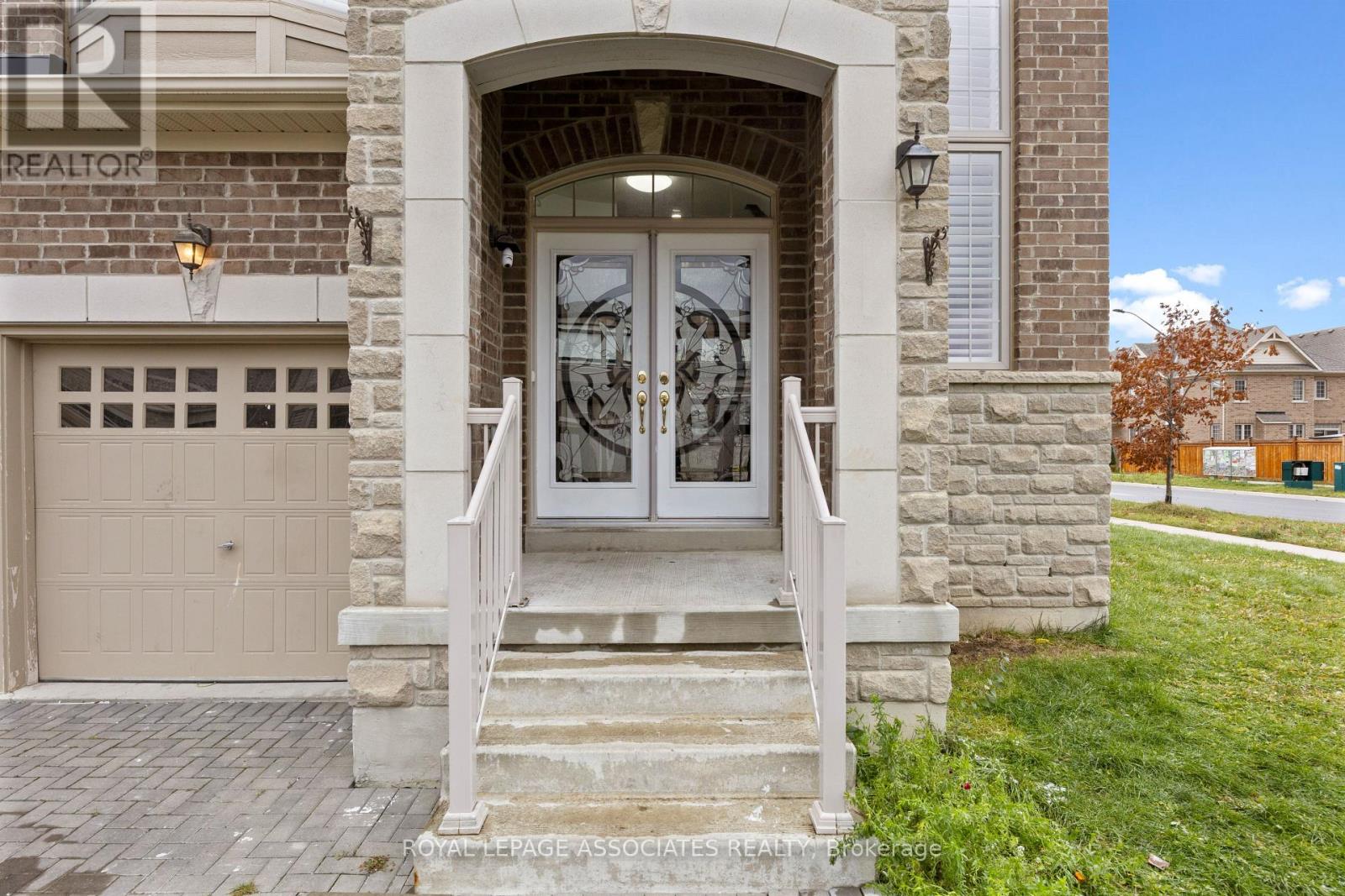 1 Morningstar Avenue, Whitby, Ontario  L1R 0P2 - Photo 4 - E12899258