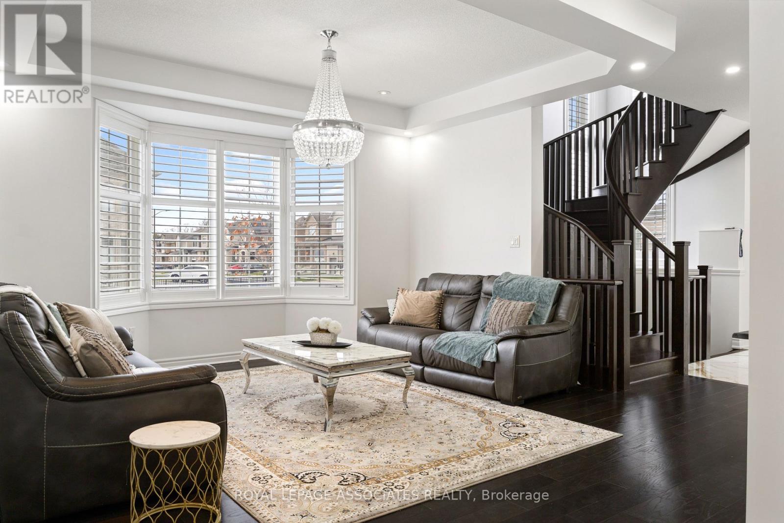 1 Morningstar Avenue, Whitby, Ontario  L1R 0P2 - Photo 6 - E12899258