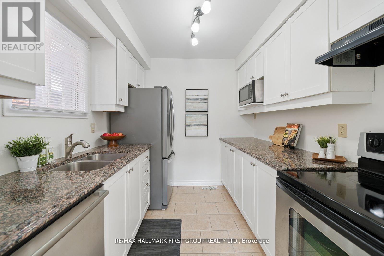 154 Radford Drive, Ajax, Ontario  L1T 2C9 - Photo 11 - E12899452