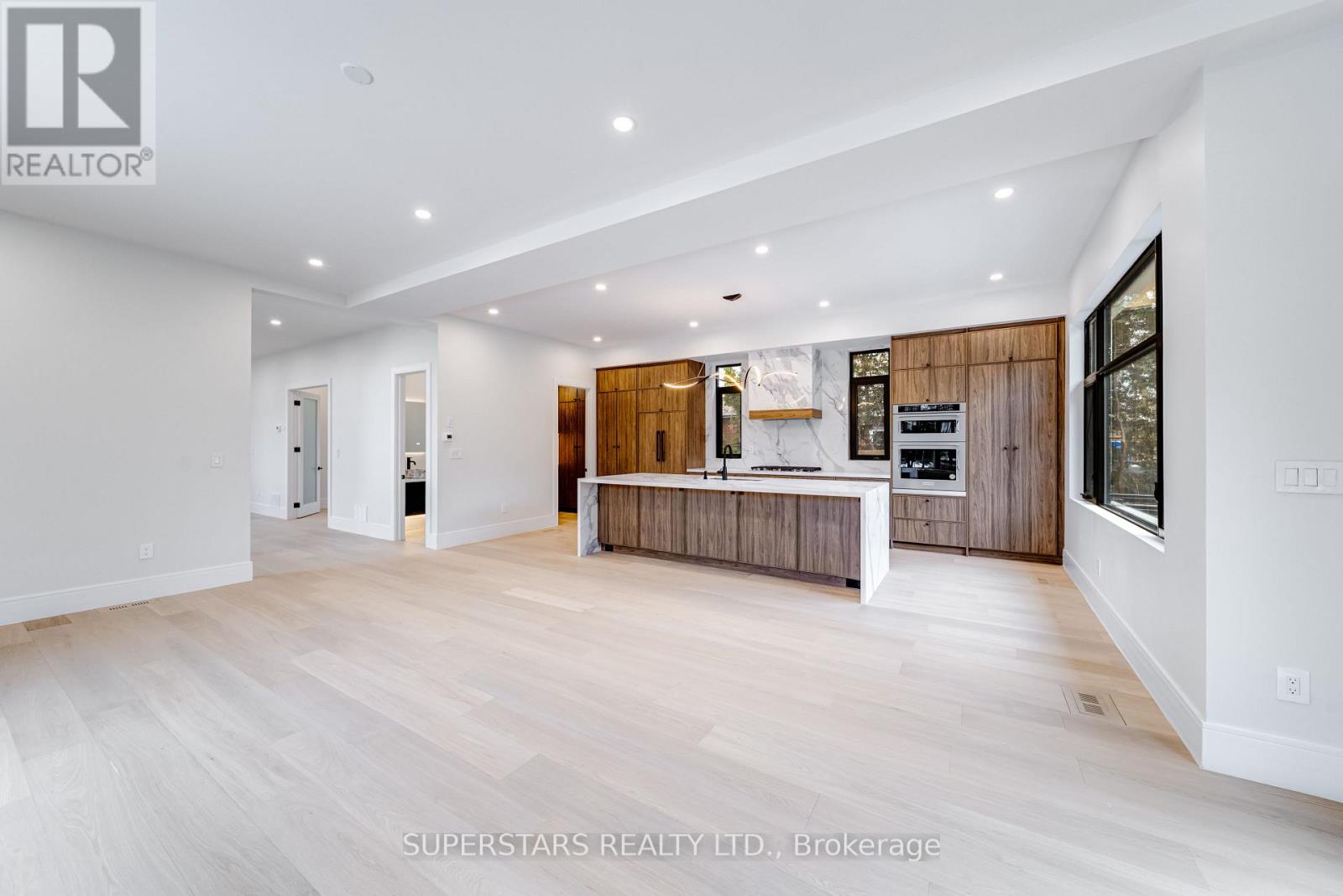 21 Shadbolt Court, Markham, Ontario  L3R 1X3 - Photo 10 - N12899196