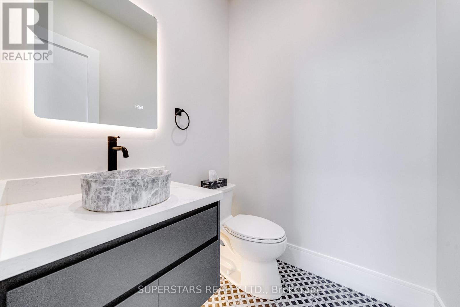 21 Shadbolt Court, Markham, Ontario  L3R 1X3 - Photo 13 - N12899196