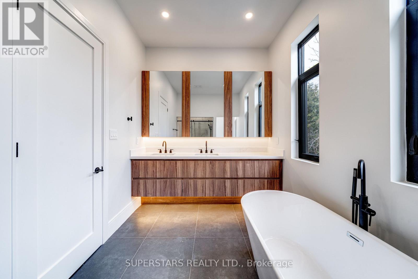 21 Shadbolt Court, Markham, Ontario  L3R 1X3 - Photo 21 - N12899196