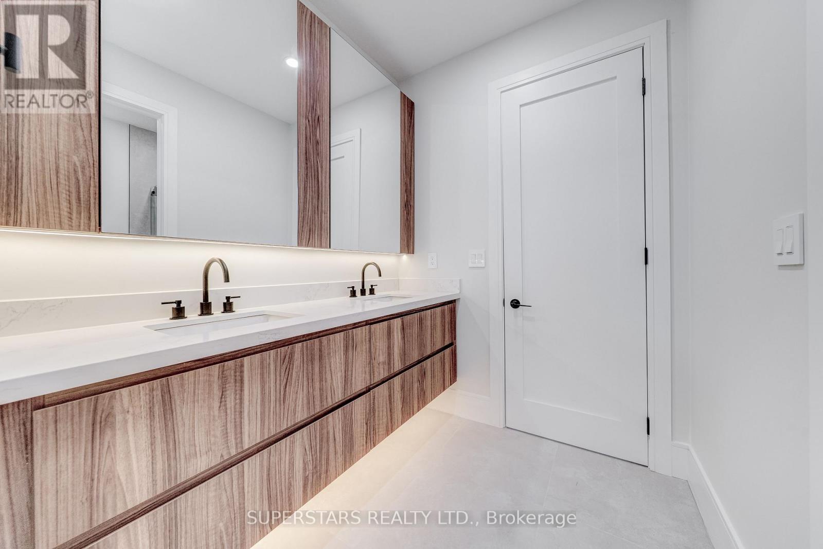 21 Shadbolt Court, Markham, Ontario  L3R 1X3 - Photo 30 - N12899196