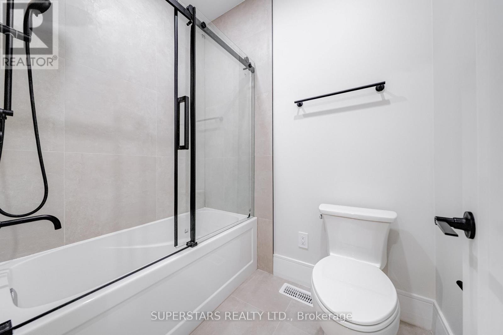 21 Shadbolt Court, Markham, Ontario  L3R 1X3 - Photo 32 - N12899196