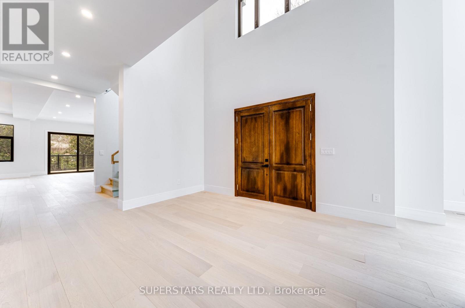 21 Shadbolt Court, Markham, Ontario  L3R 1X3 - Photo 4 - N12899196