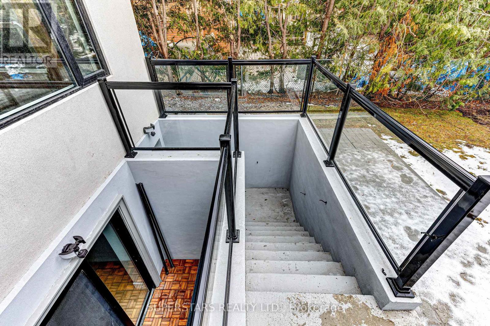 21 Shadbolt Court, Markham, Ontario  L3R 1X3 - Photo 44 - N12899196