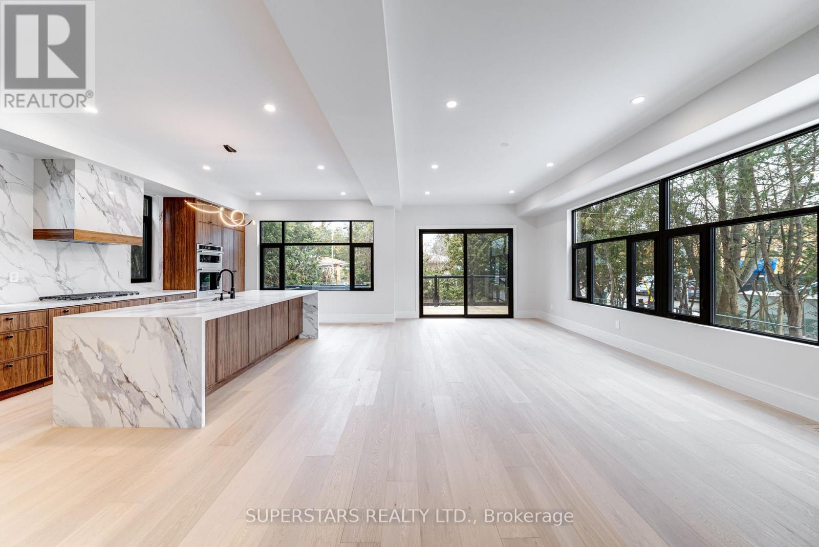 21 Shadbolt Court, Markham, Ontario  L3R 1X3 - Photo 7 - N12899196