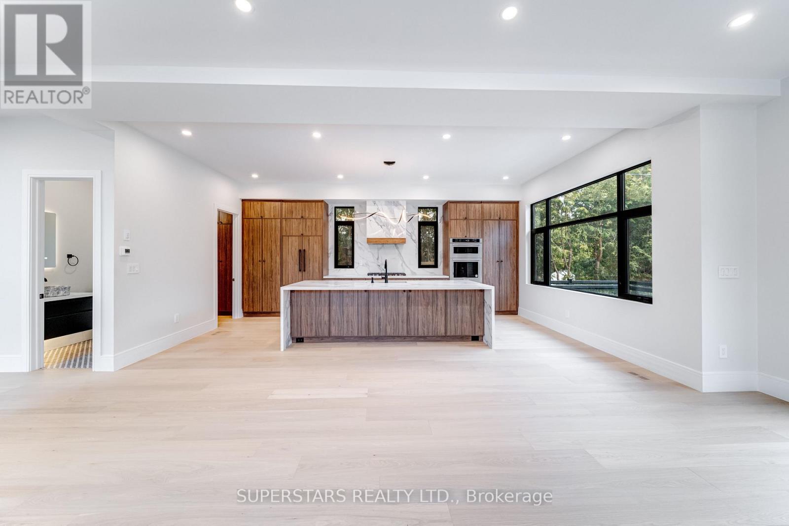 21 Shadbolt Court, Markham, Ontario  L3R 1X3 - Photo 9 - N12899196