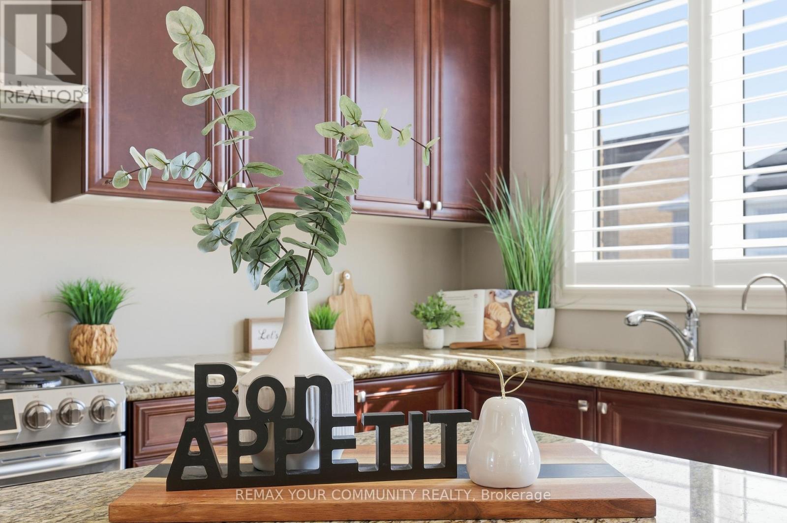 21 MCCABE LANE, New Tecumseth, Ontario