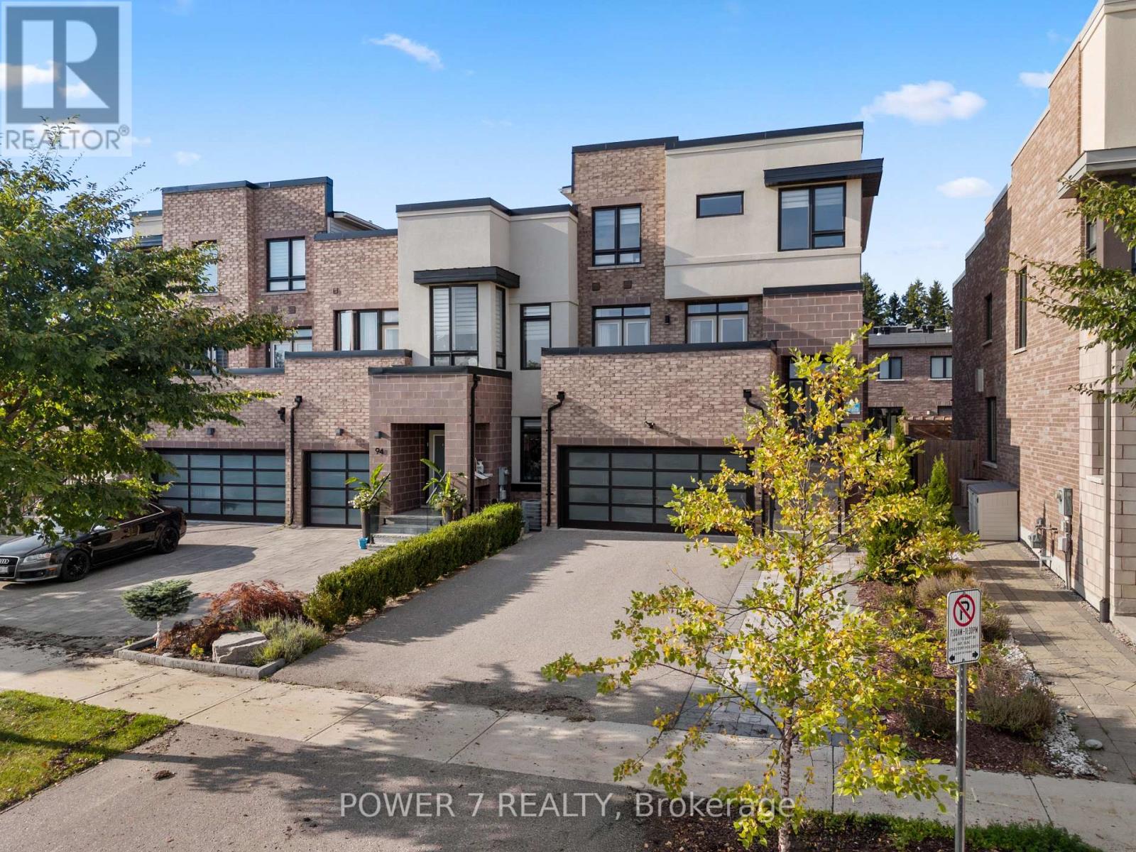 96 Anchusa Drive, Richmond Hill, Ontario  L4E 1C5 - Photo 3 - N12899422