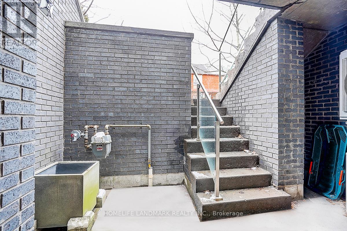 295 Roxton Road, Toronto, Ontario  M6G 3R1 - Photo 48 - C12899350