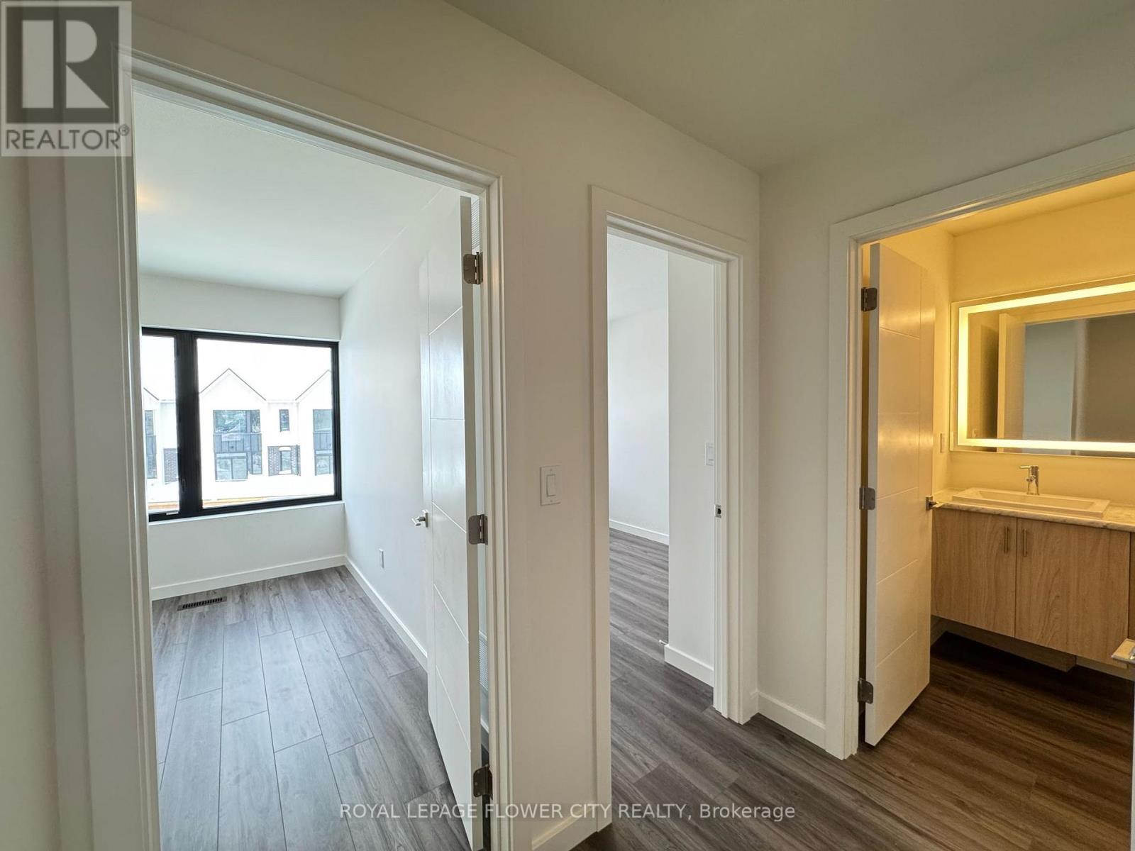 9 Rainwater Lane, Barrie, Ontario  L4N 9J6 - Photo 11 - S12899212