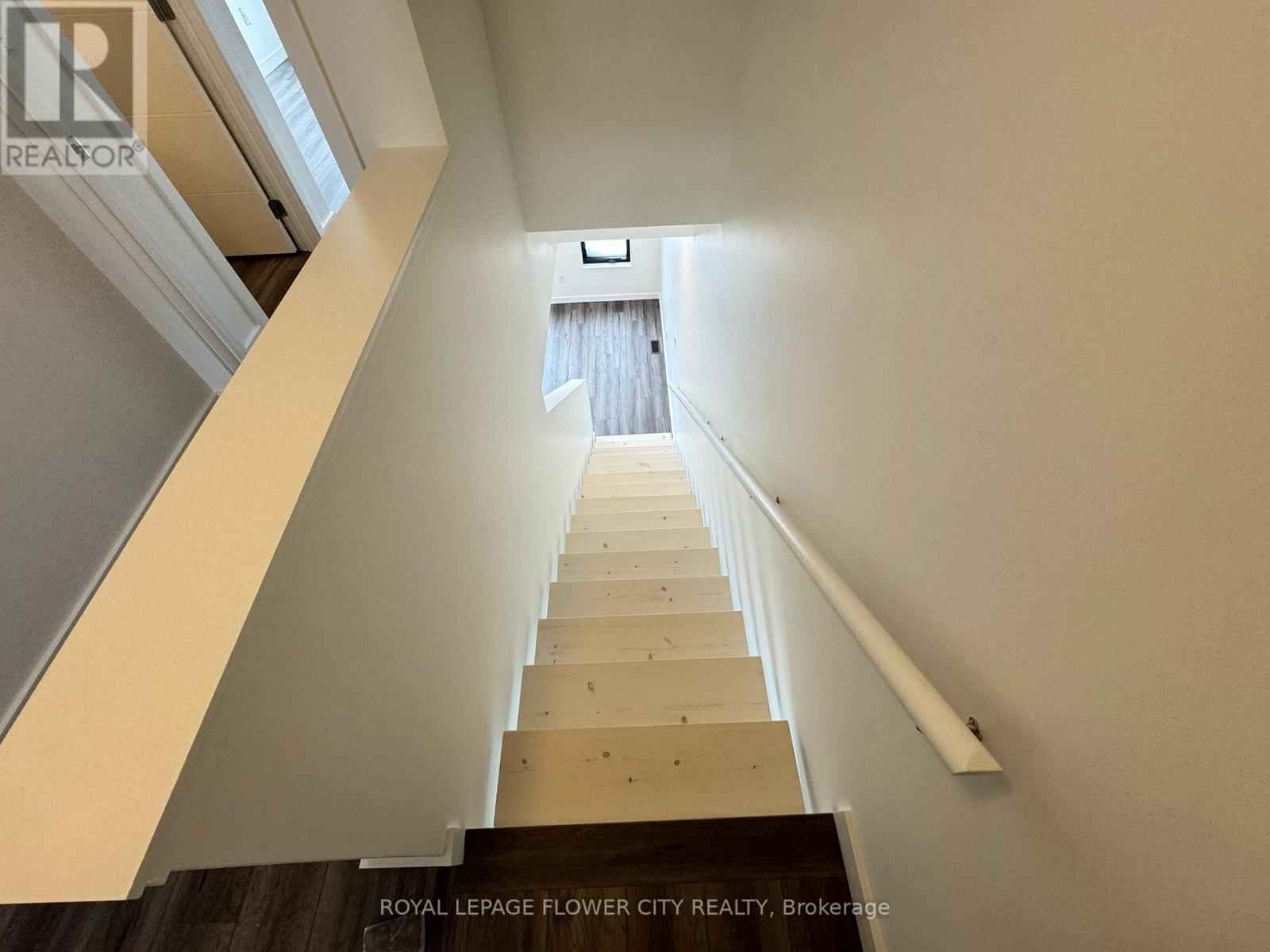 9 Rainwater Lane, Barrie, Ontario  L4N 9J6 - Photo 3 - S12899212