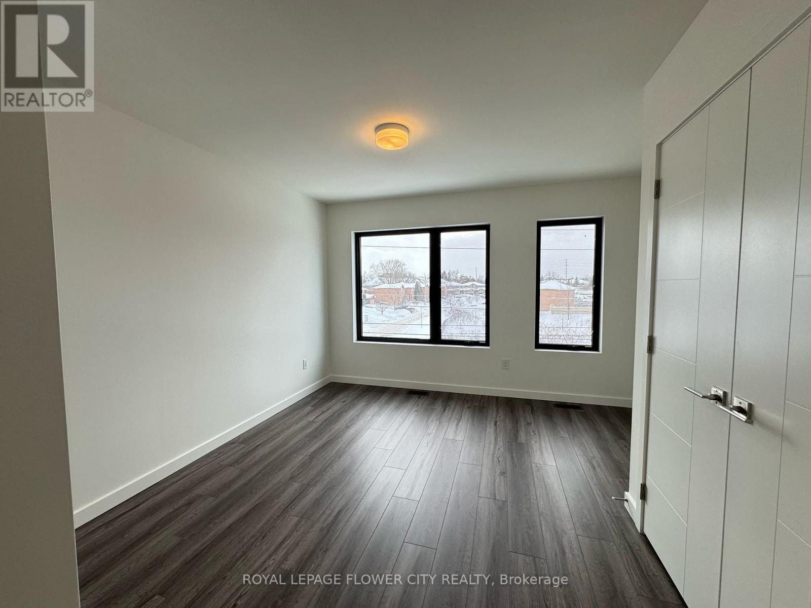 9 Rainwater Lane, Barrie, Ontario  L4N 9J6 - Photo 7 - S12899212