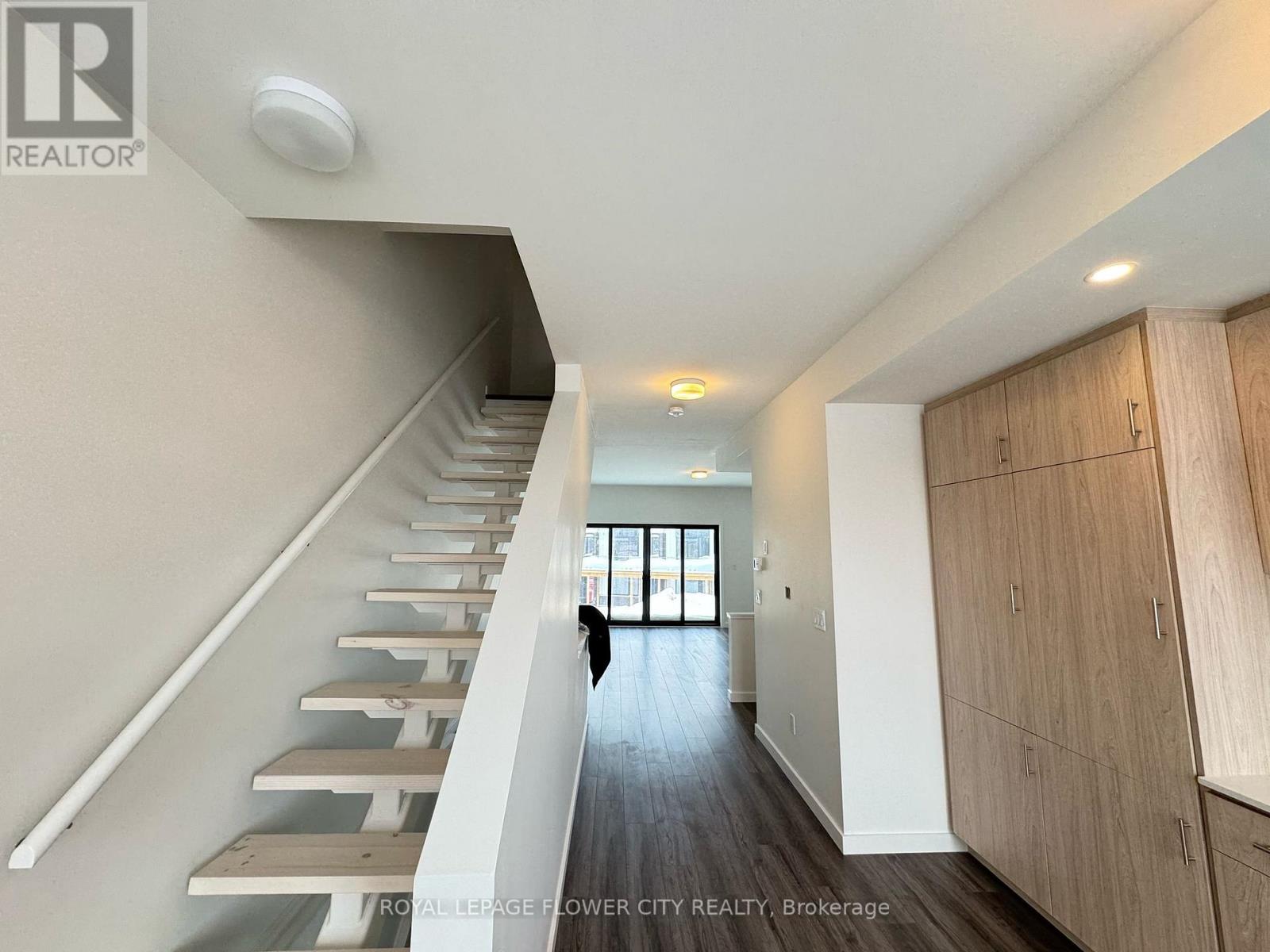 9 Rainwater Lane, Barrie, Ontario  L4N 9J6 - Photo 9 - S12899212