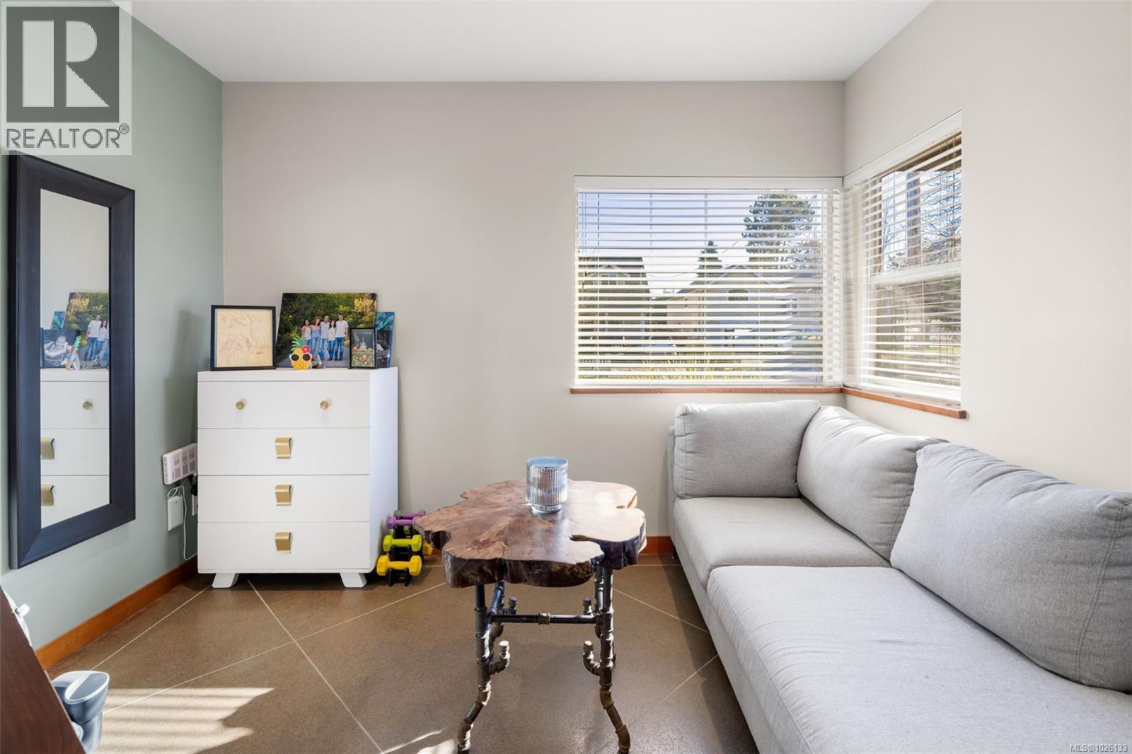 842 Canterbury Rd, Saanich, British Columbia  V8X 3E6 - Photo 15 - 1026133