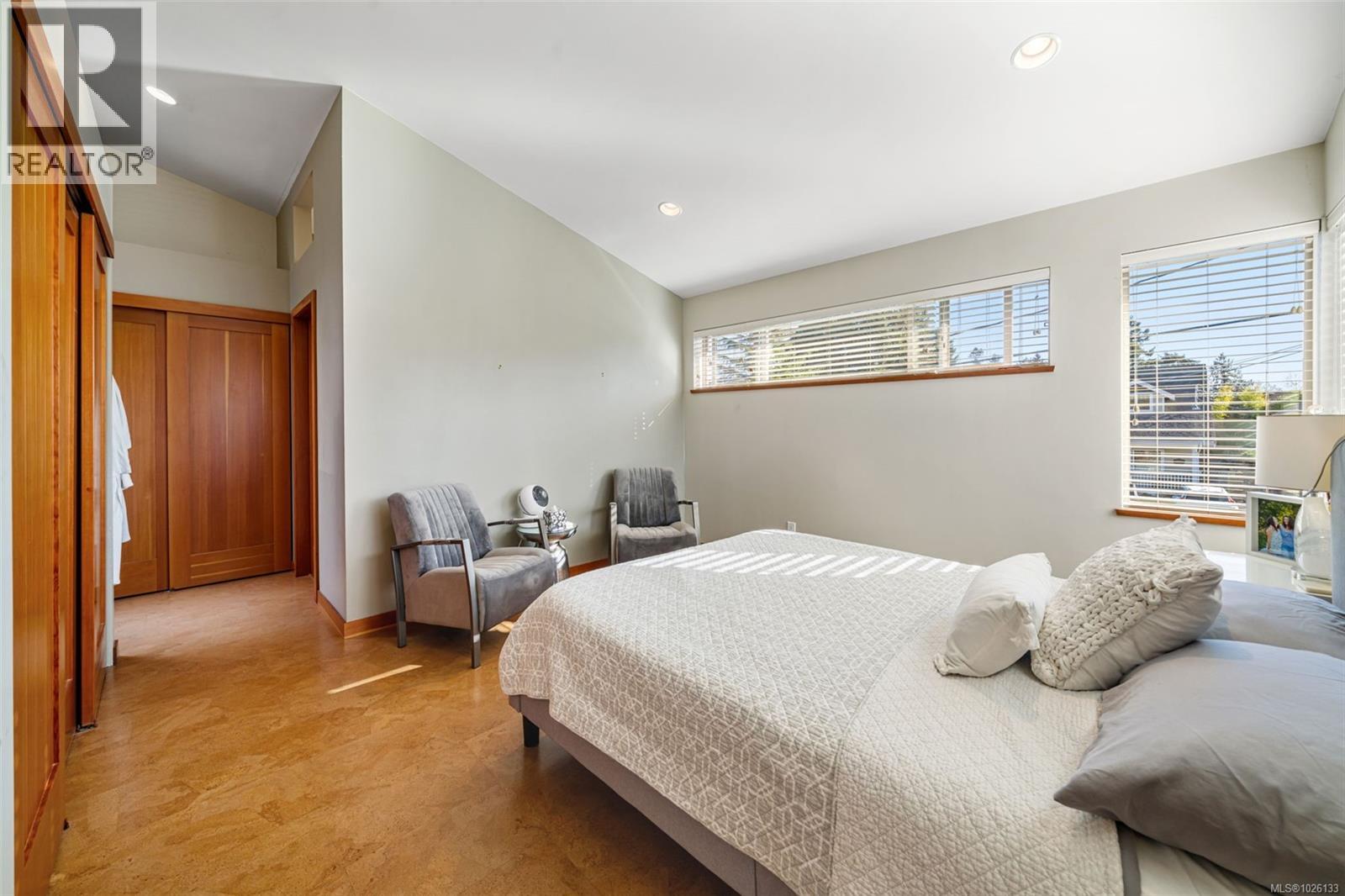 842 Canterbury Rd, Saanich, British Columbia  V8X 3E6 - Photo 20 - 1026133