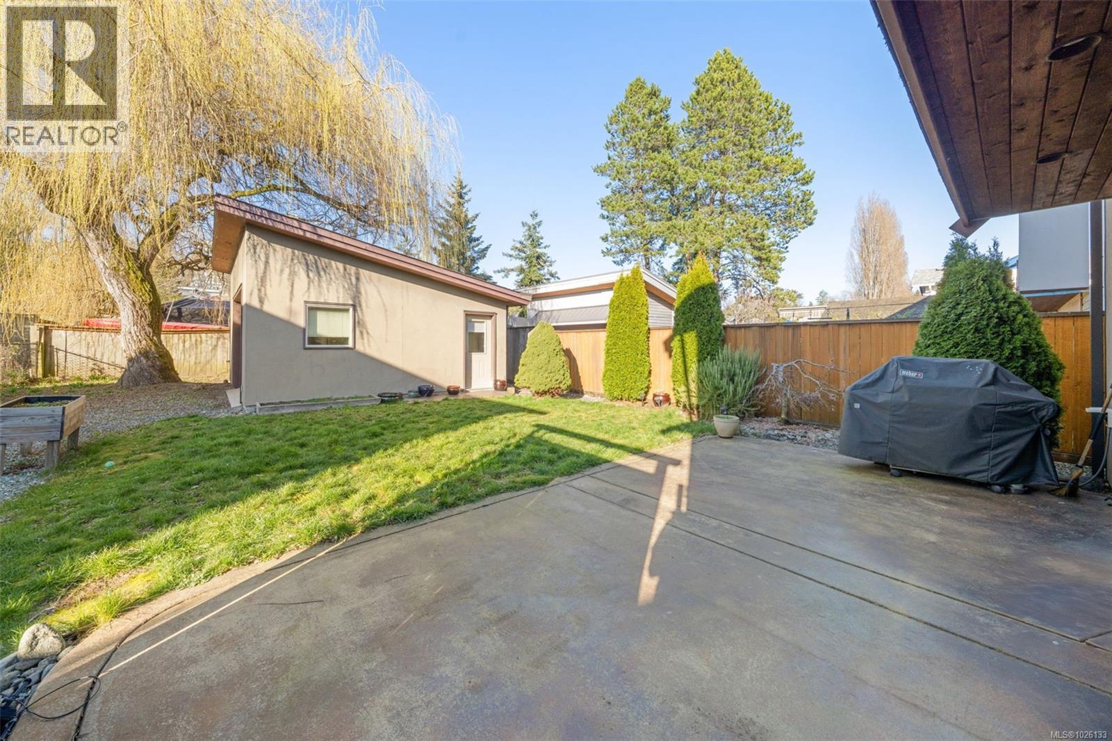 842 Canterbury Rd, Saanich, British Columbia  V8X 3E6 - Photo 29 - 1026133