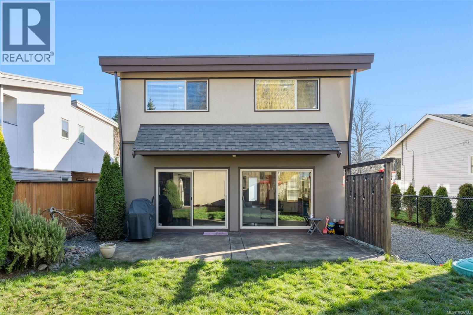 842 Canterbury Rd, Saanich, British Columbia  V8X 3E6 - Photo 30 - 1026133