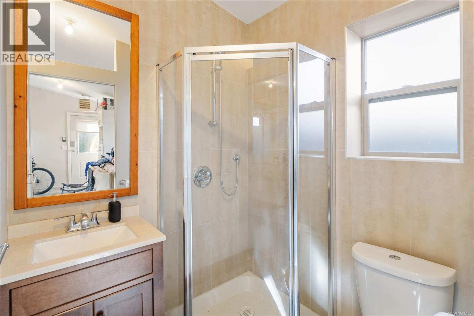 842 Canterbury Rd, Saanich, British Columbia  V8X 3E6 - Photo 33 - 1026133