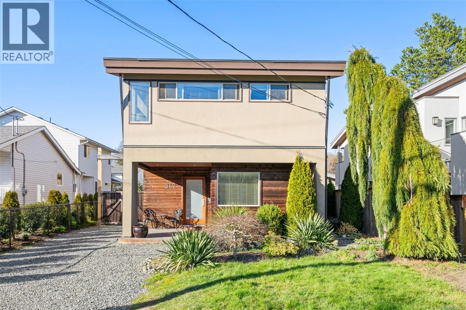 842 Canterbury Rd, Saanich, British Columbia  V8X 3E6 - Photo 34 - 1026133