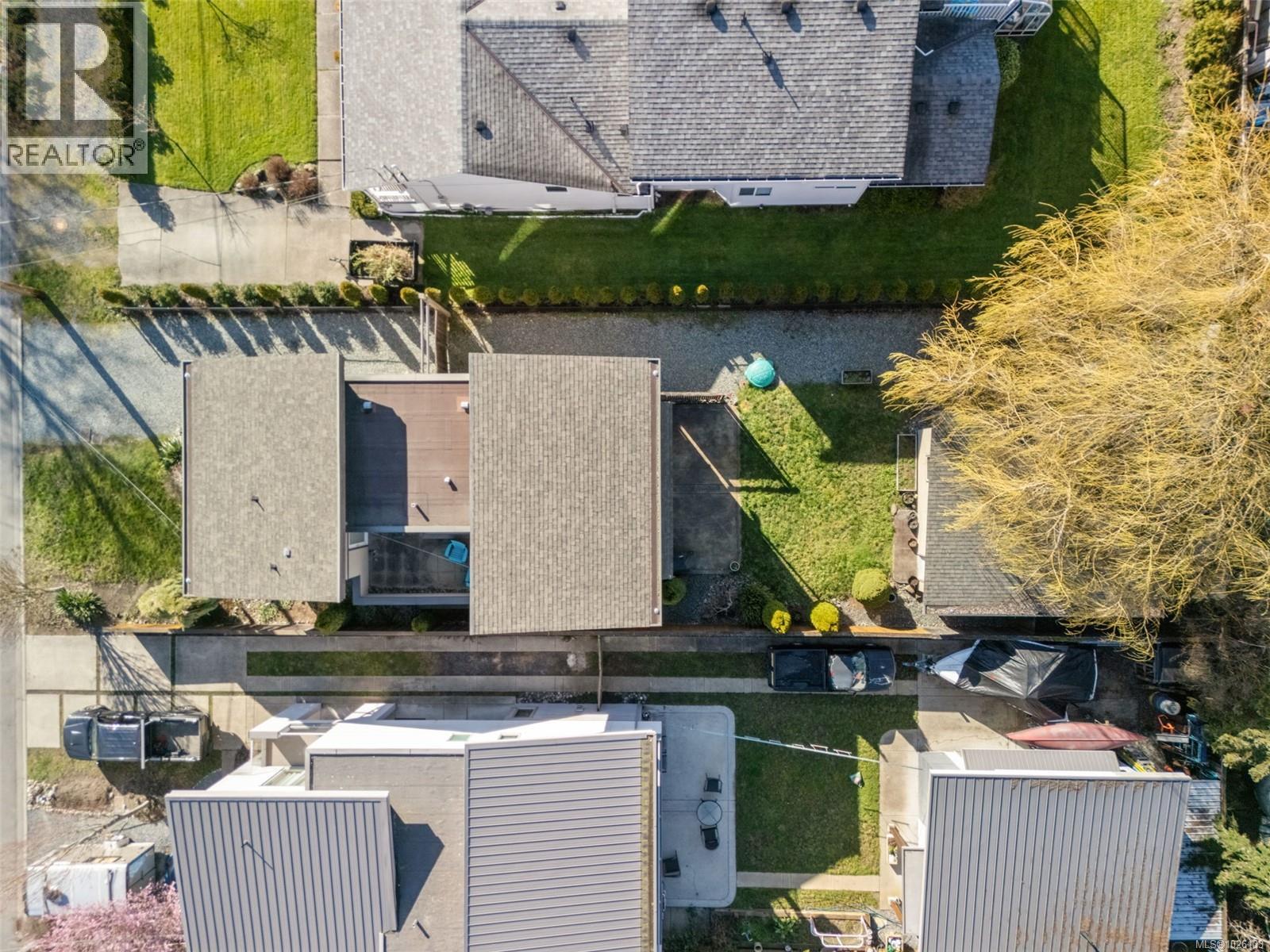 842 Canterbury Rd, Saanich, British Columbia  V8X 3E6 - Photo 38 - 1026133