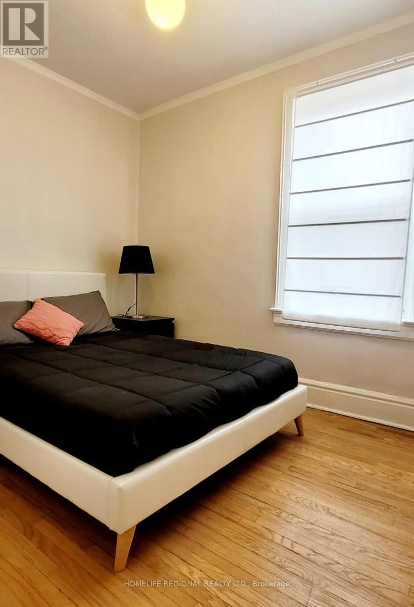 2378 St Clair Avenue W, Toronto, Ontario  M6N 1K8 - Photo 12 - W12888418