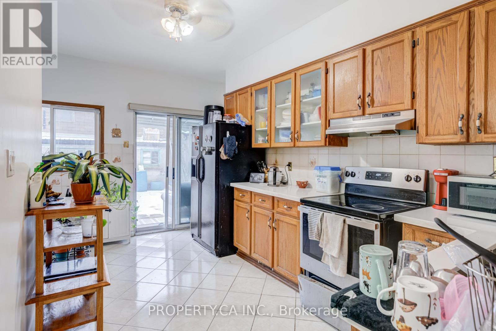 Main Rm 2 - 763 Dupont Street, Toronto (Dovercourt-Wallace Emerson-Junction), Ontario  M6G 1Z5 - Photo 9 - W12899218