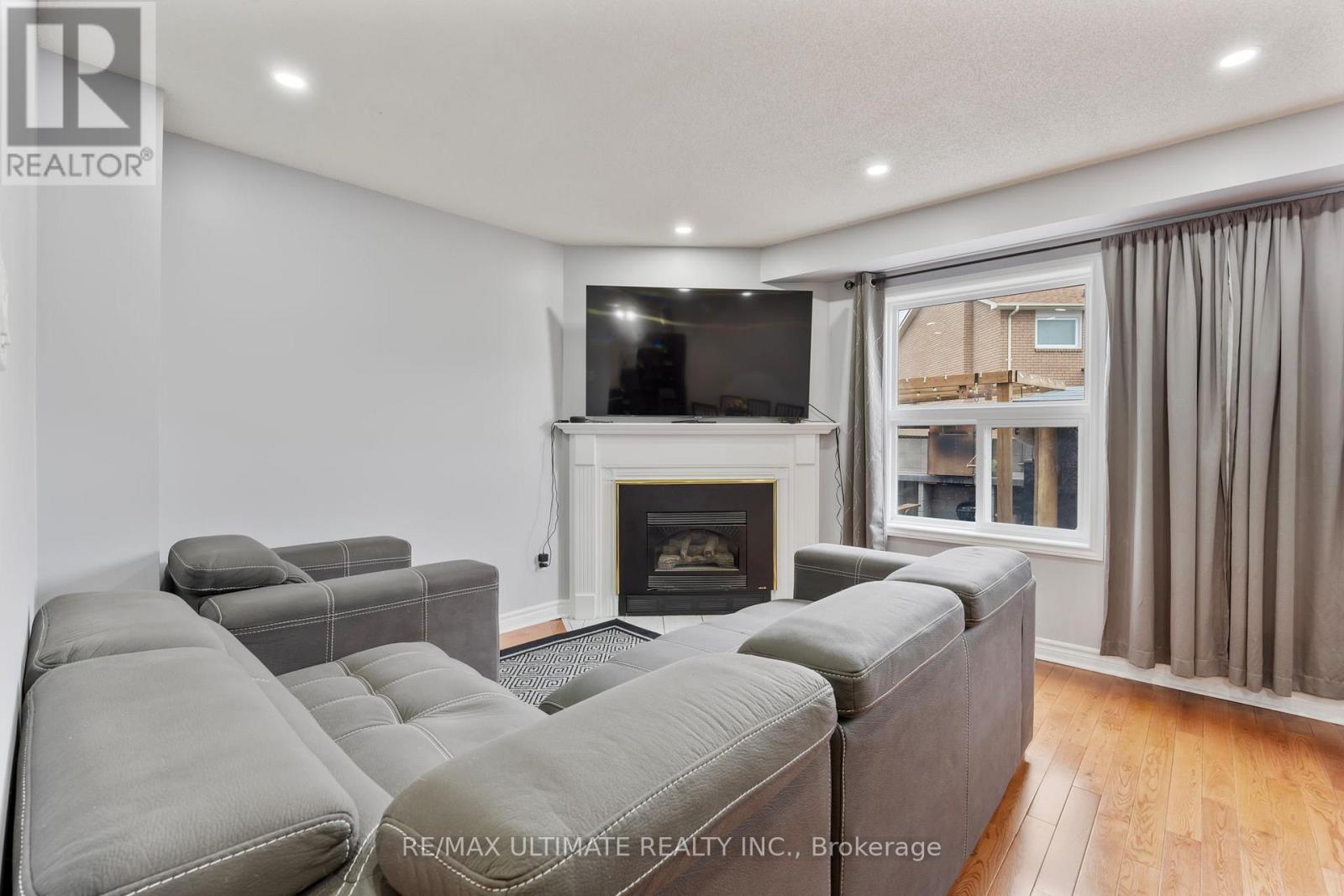 154 Toba Crescent, Brampton, Ontario  L6Z 4R9 - Photo 10 - W12899264