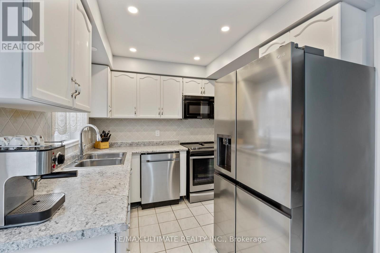 154 Toba Crescent, Brampton, Ontario  L6Z 4R9 - Photo 12 - W12899264