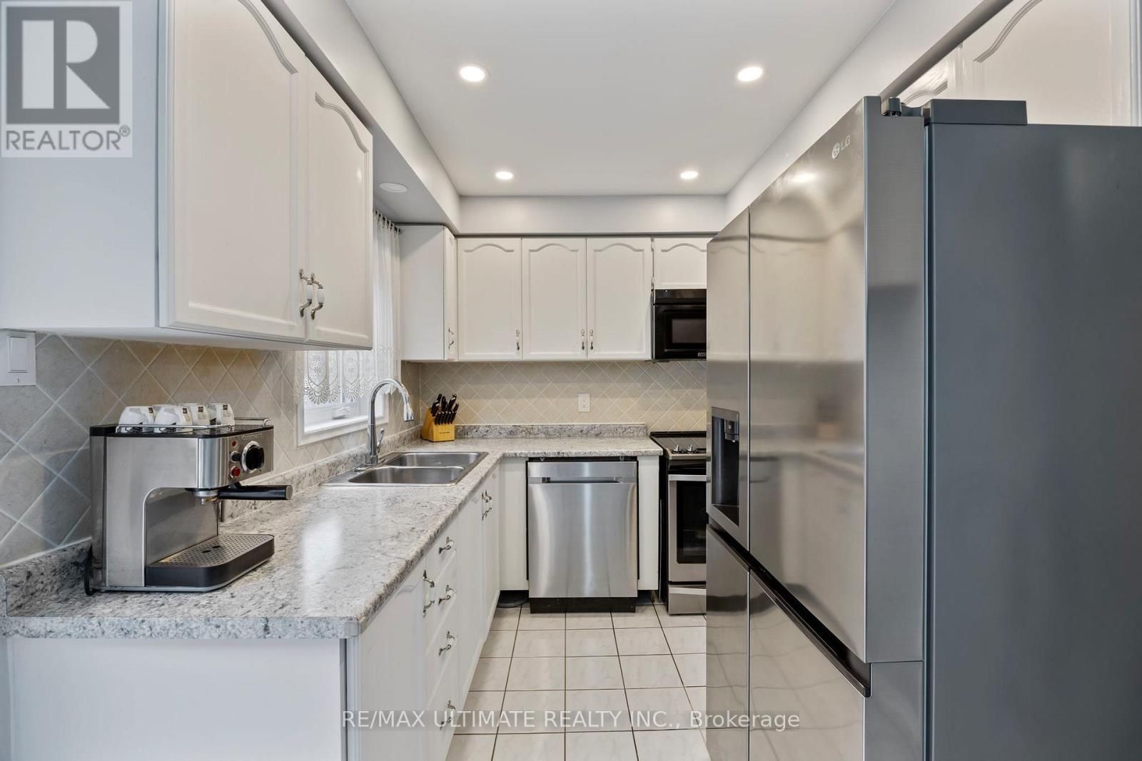 154 Toba Crescent, Brampton, Ontario  L6Z 4R9 - Photo 13 - W12899264