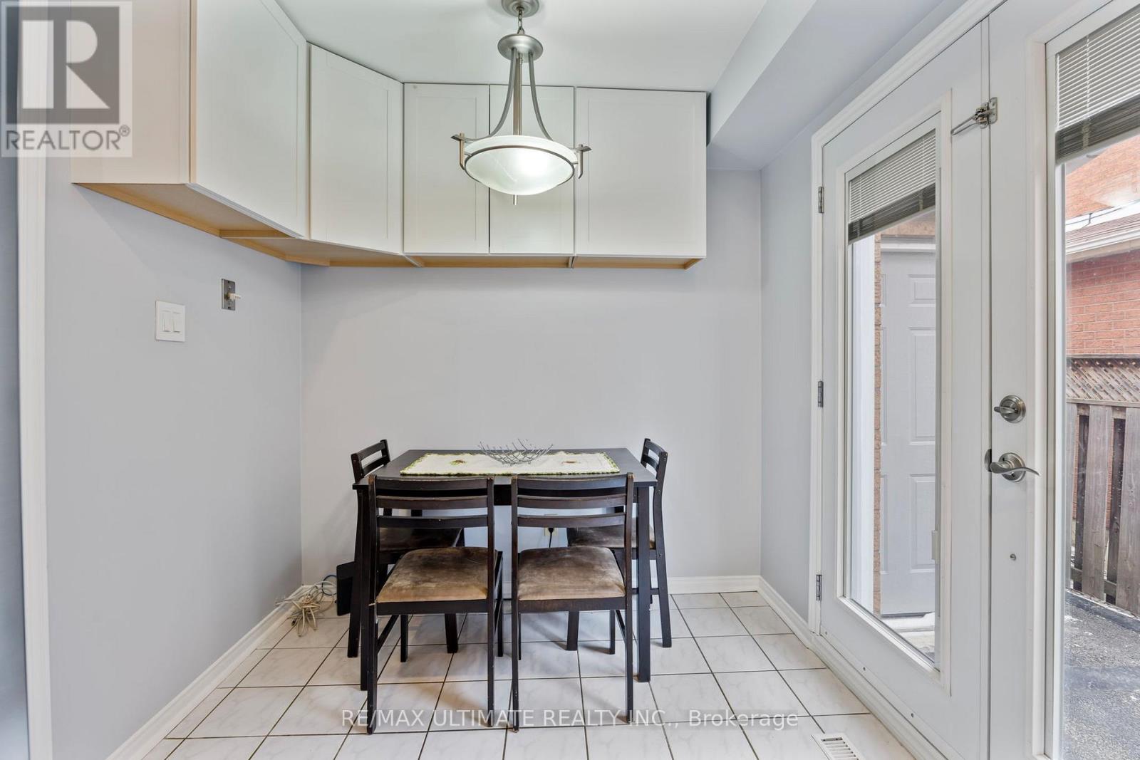 154 Toba Crescent, Brampton, Ontario  L6Z 4R9 - Photo 15 - W12899264