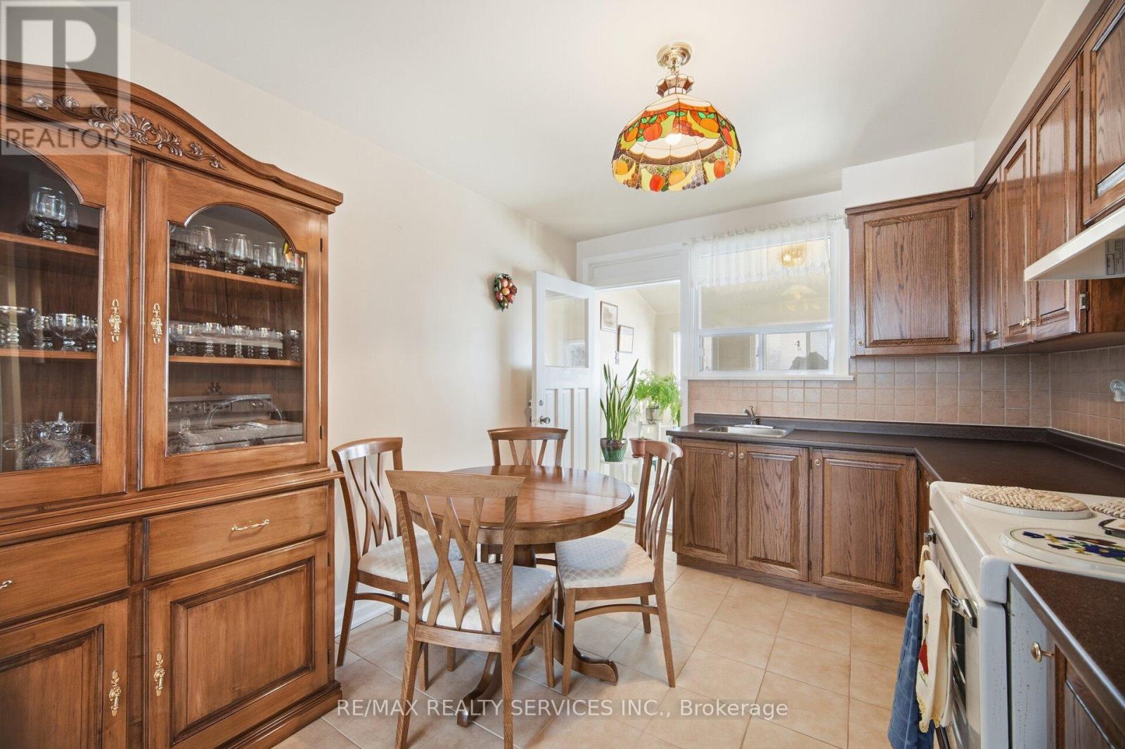 183 Vodden Street E, Brampton (Brampton North), Ontario  L6V 1M9 - Photo 13 - W12899270