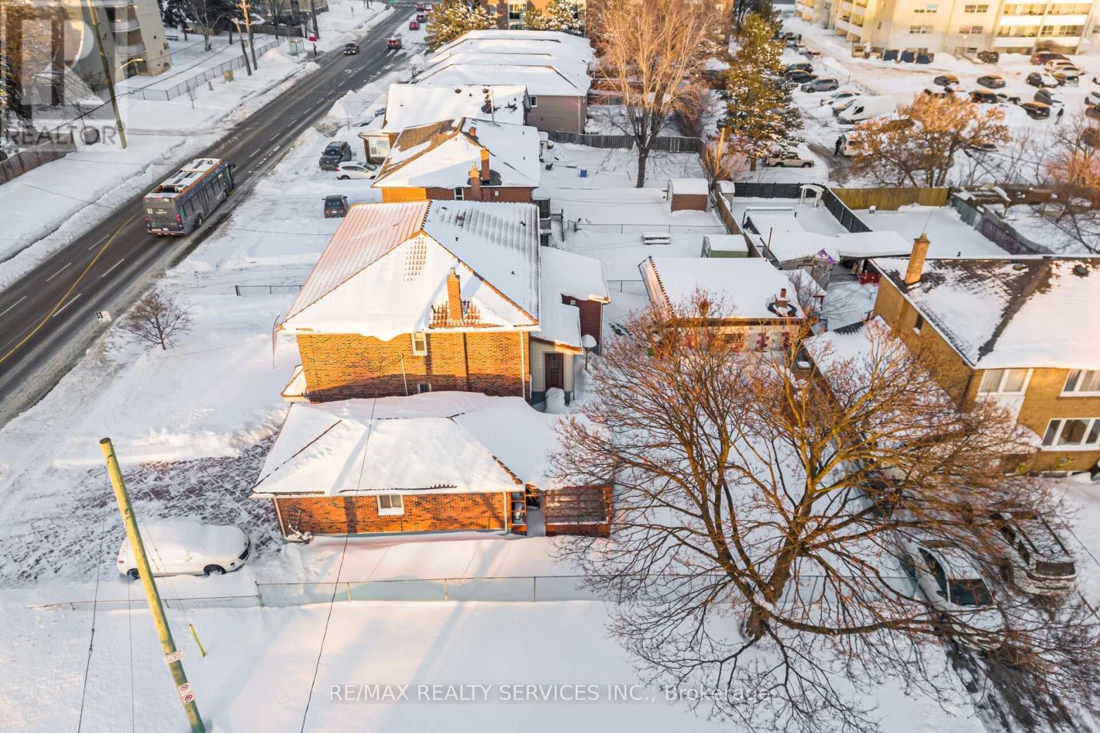 183 Vodden Street E, Brampton (Brampton North), Ontario  L6V 1M9 - Photo 37 - W12899270