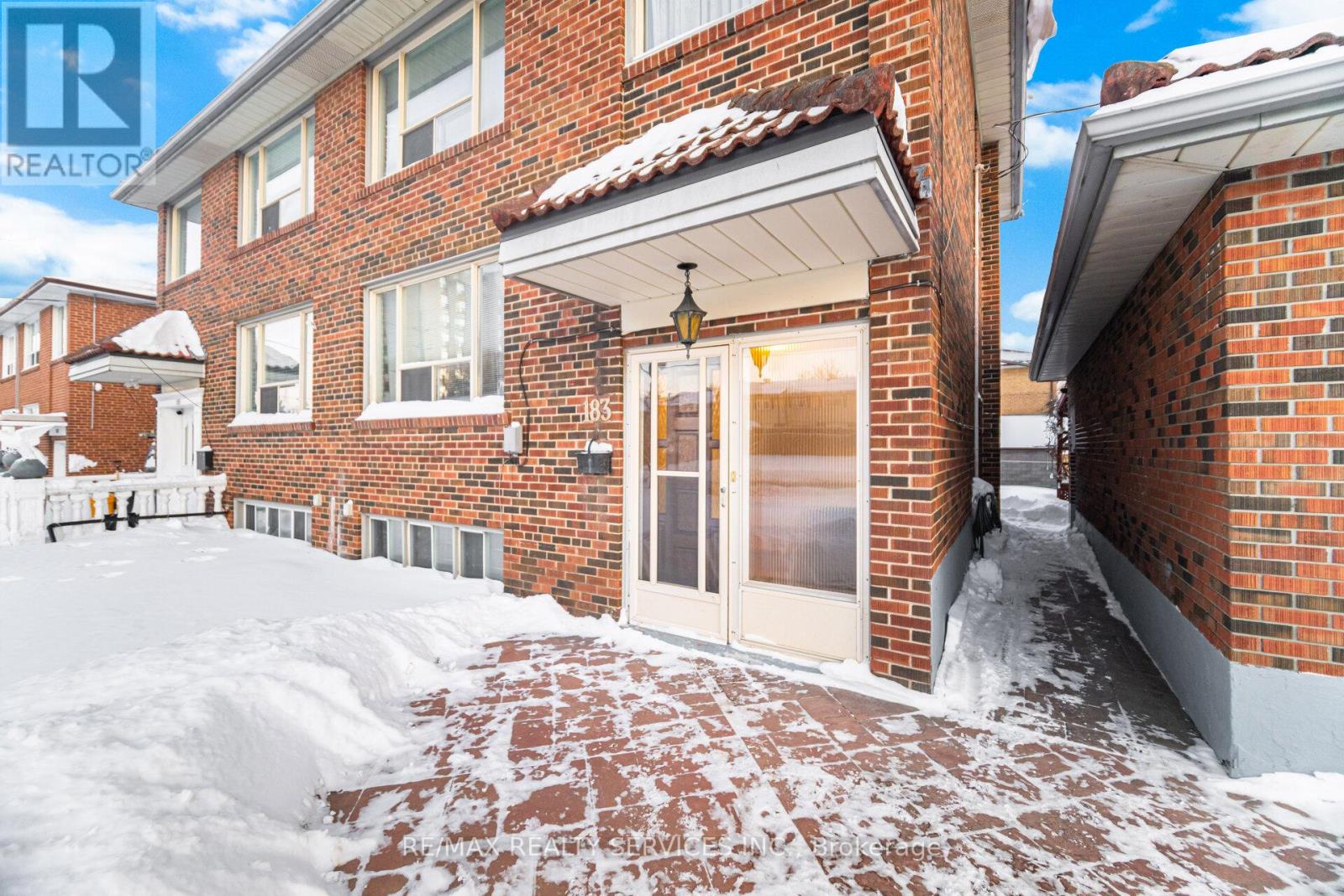 183 Vodden Street E, Brampton (Brampton North), Ontario  L6V 1M9 - Photo 7 - W12899270