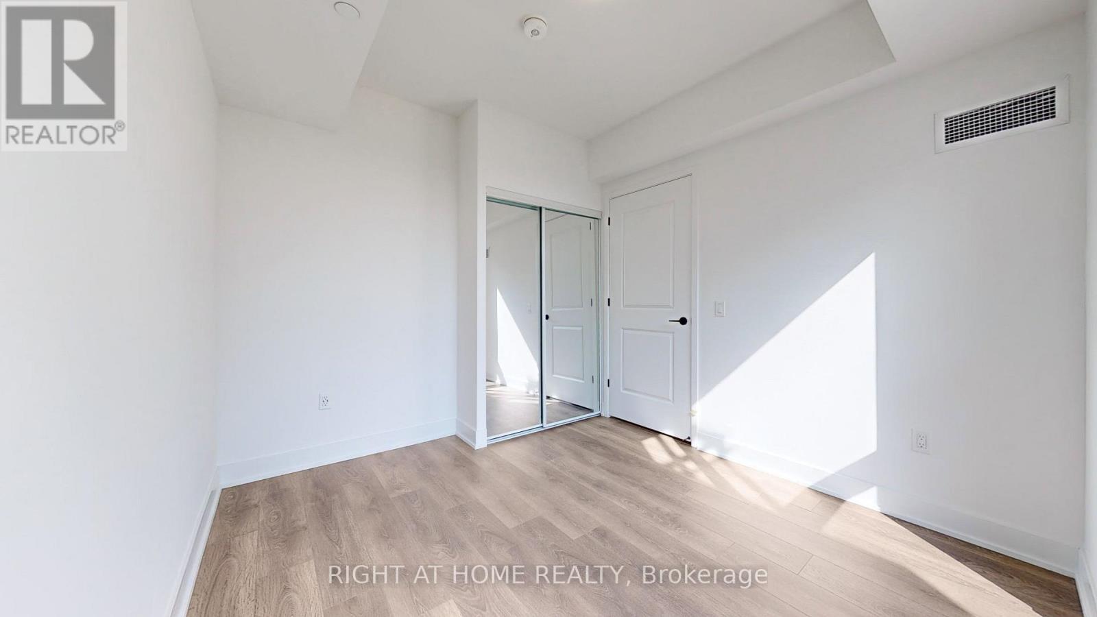 402 - 2343 Khalsa Gate, Oakville, Ontario  L6M 5R6 - Photo 12 - W12899278