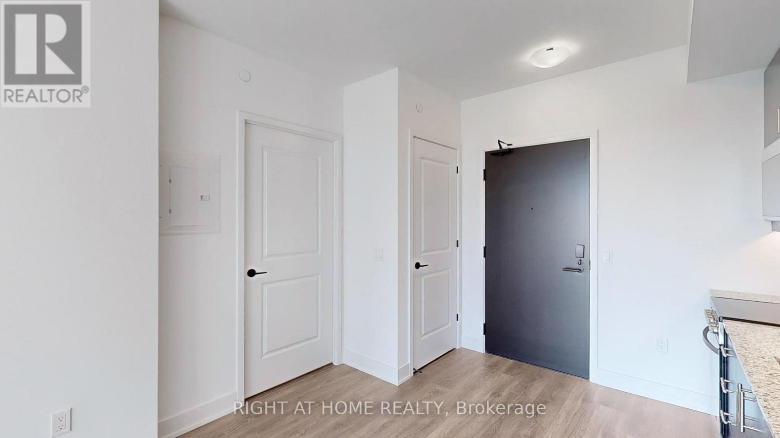 402 - 2343 Khalsa Gate, Oakville, Ontario  L6M 5R6 - Photo 3 - W12899278