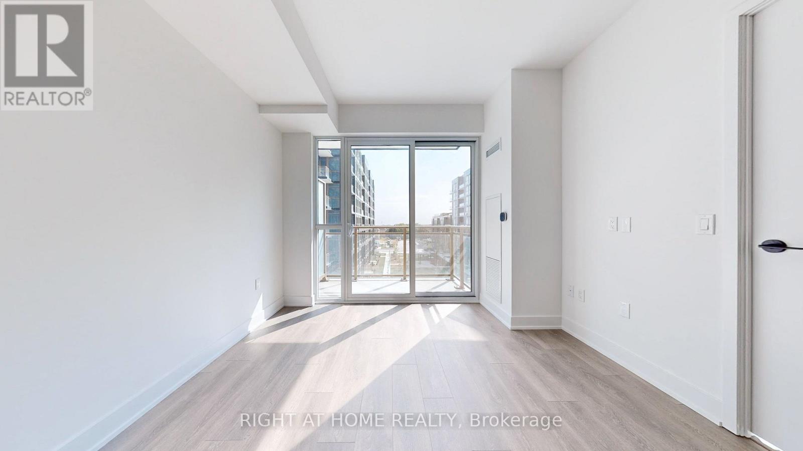 402 - 2343 Khalsa Gate, Oakville, Ontario  L6M 5R6 - Photo 9 - W12899278