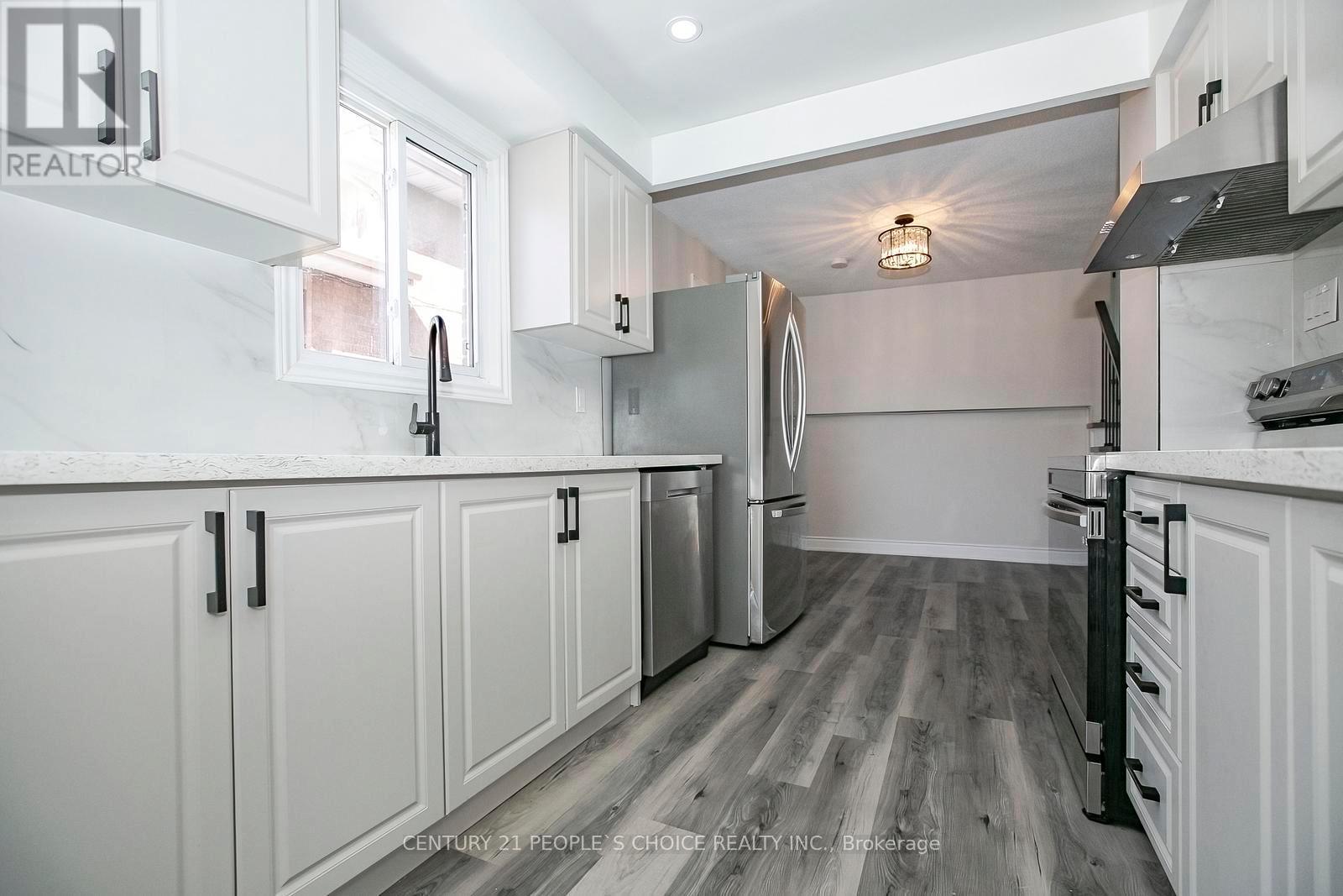 106 Winterfold Drive, Brampton (Madoc), Ontario  L6V 3T3 - Photo 18 - W12899314