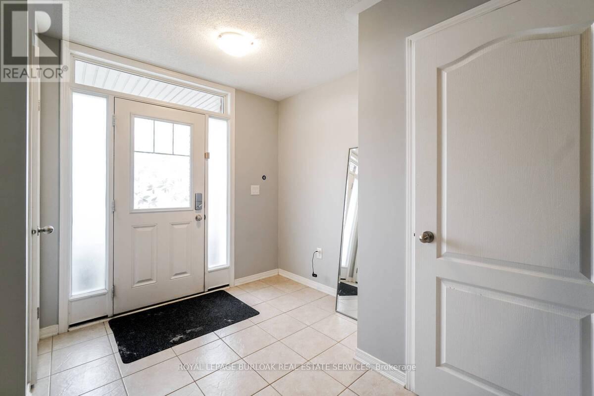 24 Larson Peak Road, Caledon, Ontario  L7C 3P5 - Photo 3 - W12899322