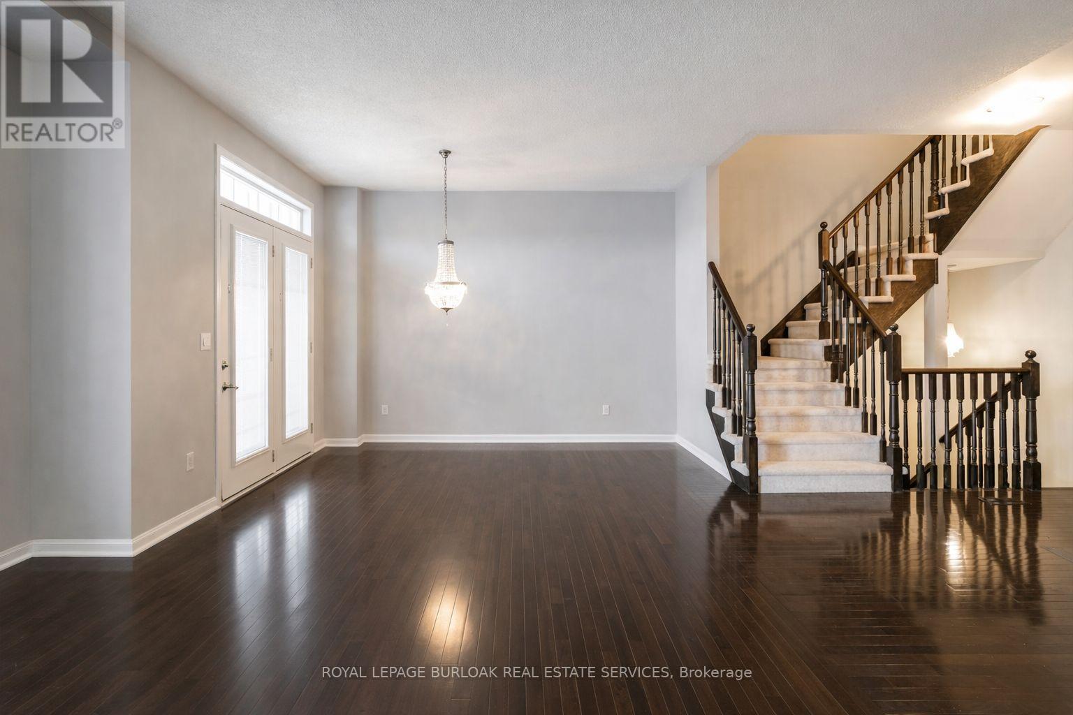 24 Larson Peak Road, Caledon, Ontario  L7C 3P5 - Photo 7 - W12899322