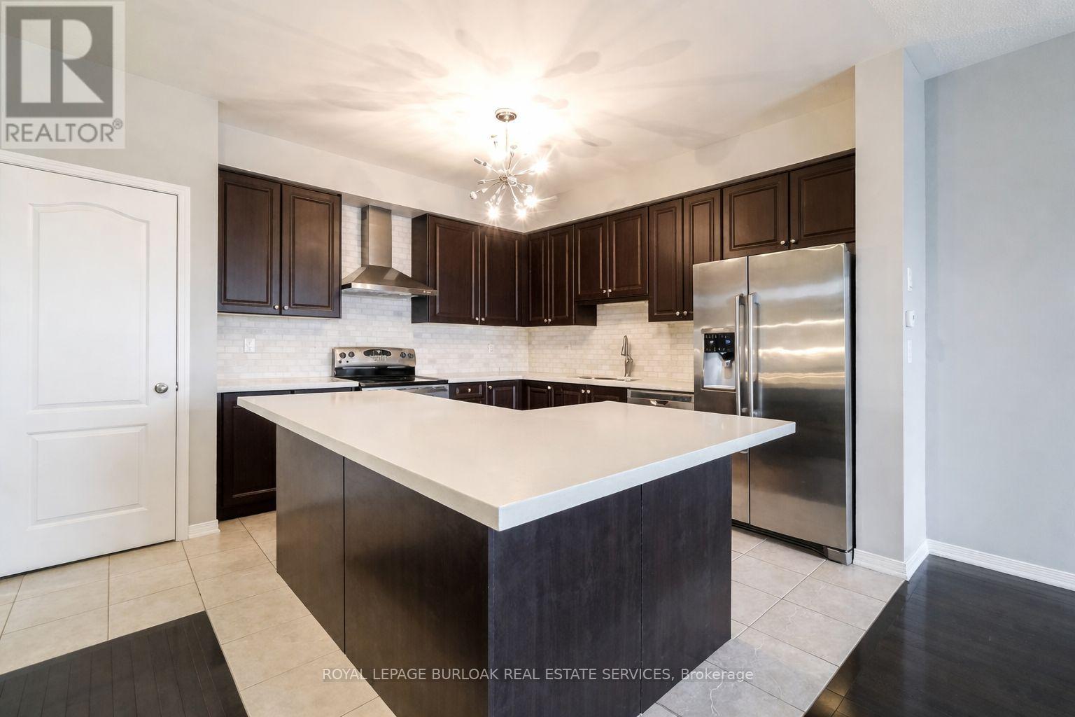 24 Larson Peak Road, Caledon, Ontario  L7C 3P5 - Photo 8 - W12899322