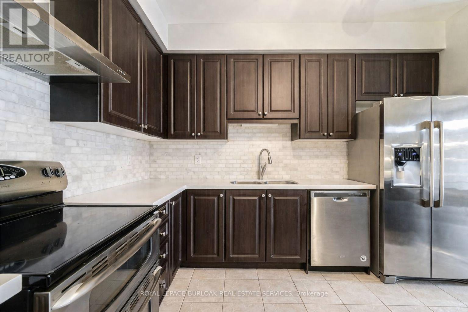 24 Larson Peak Road, Caledon, Ontario  L7C 3P5 - Photo 9 - W12899322