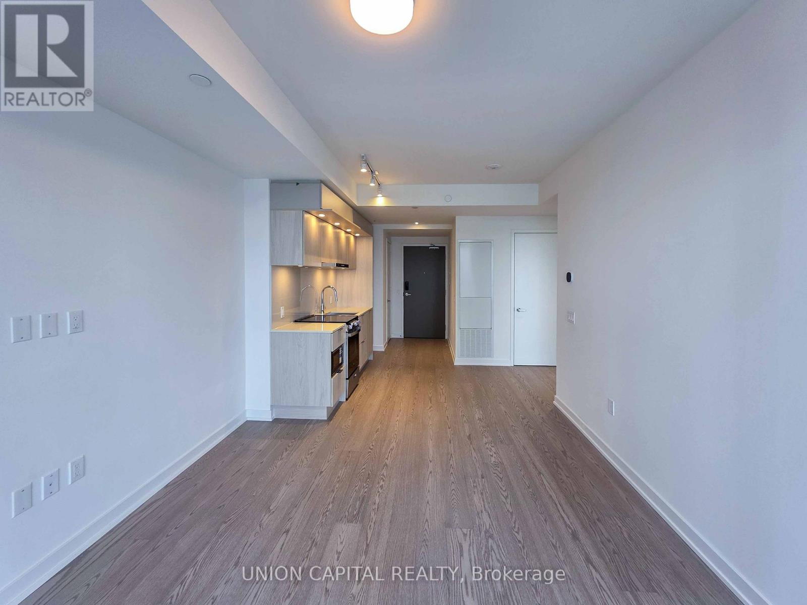 3607 - 448 Burnhamthorpe Road W, Mississauga, Ontario  L5B 4M6 - Photo 5 - W12899392