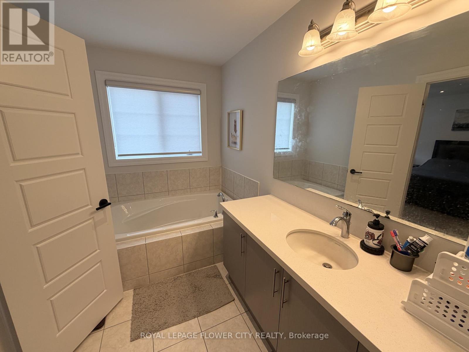 7 Overstone Road, Halton Hills (Georgetown), Ontario  L7G 0N5 - Photo 27 - W12899396