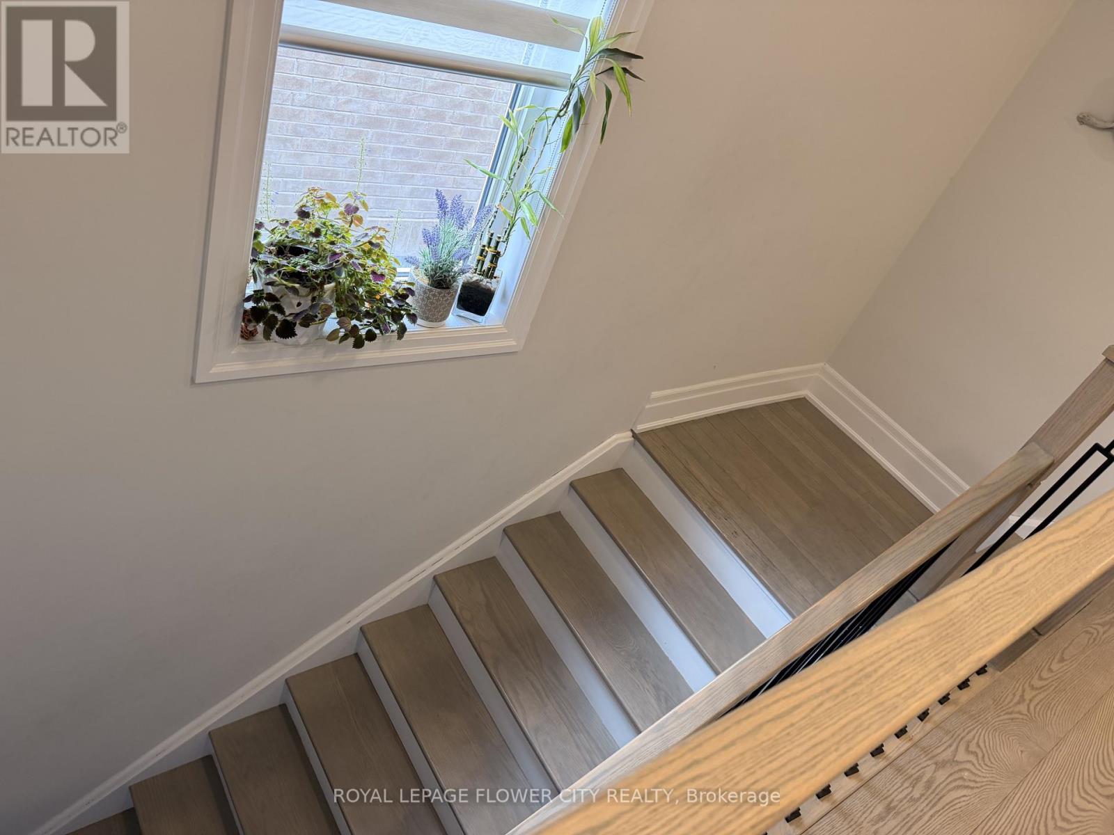 7 Overstone Road, Halton Hills (Georgetown), Ontario  L7G 0N5 - Photo 33 - W12899396